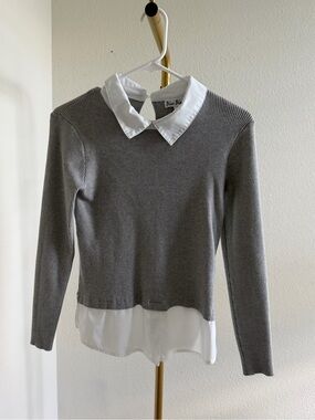 Blue Blossom Gray and White Collares Sweater Top  - Size S